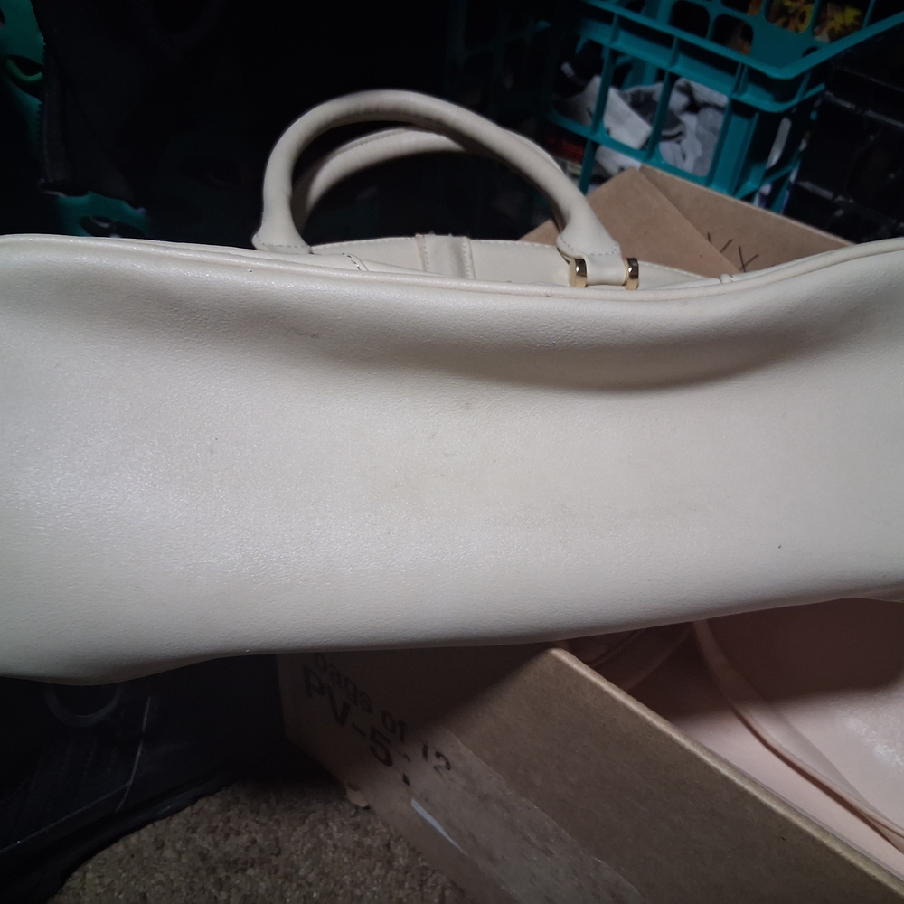 No Boundaries Cream Hobo Bag with Gold Zippers - Picture 3 of 4